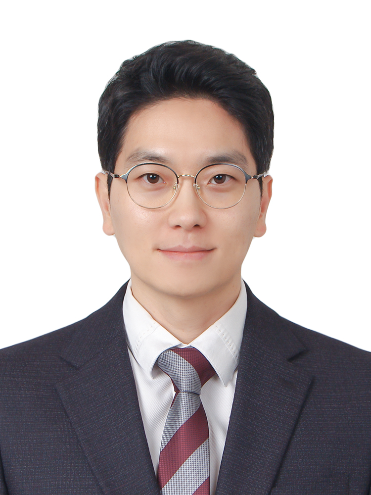 이용준교수 사진